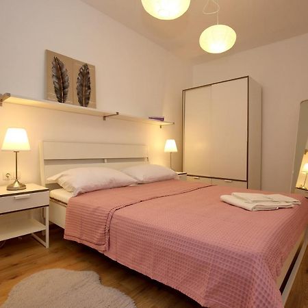 Apartments Ines Murter Exterior photo