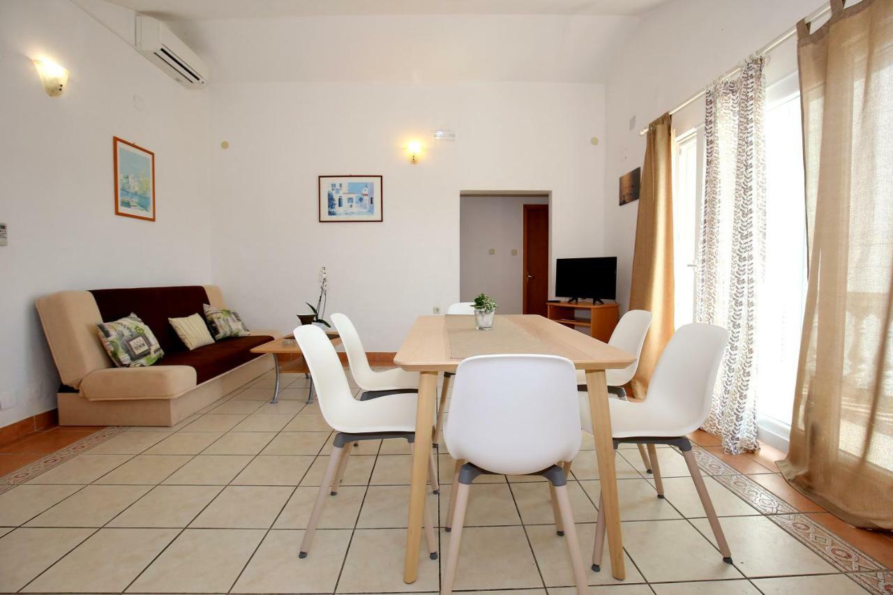 Apartments Ines Murter Exterior photo