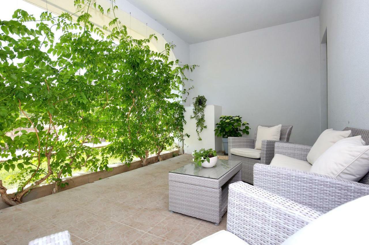 Apartments Ines Murter Exterior photo